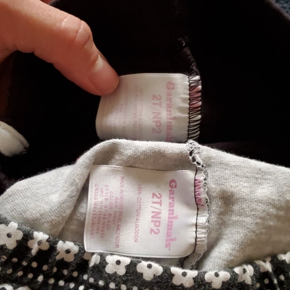 2 pair of 2t Shirts - Picture 3 of 3